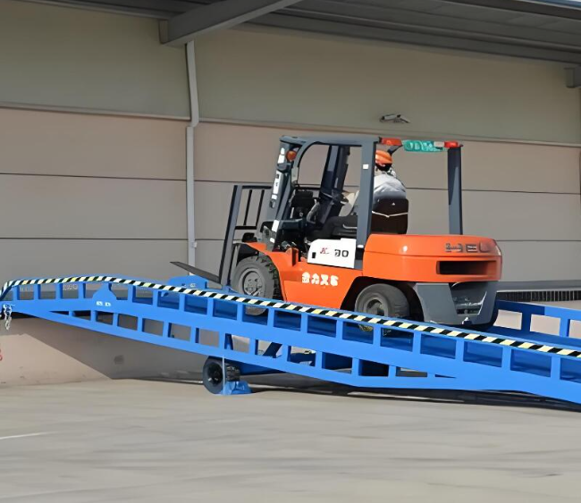 昭通移动式卸货平台（叉车用）